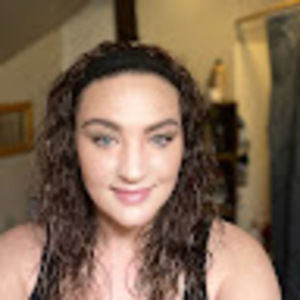 Meet your Posher, Danielle j